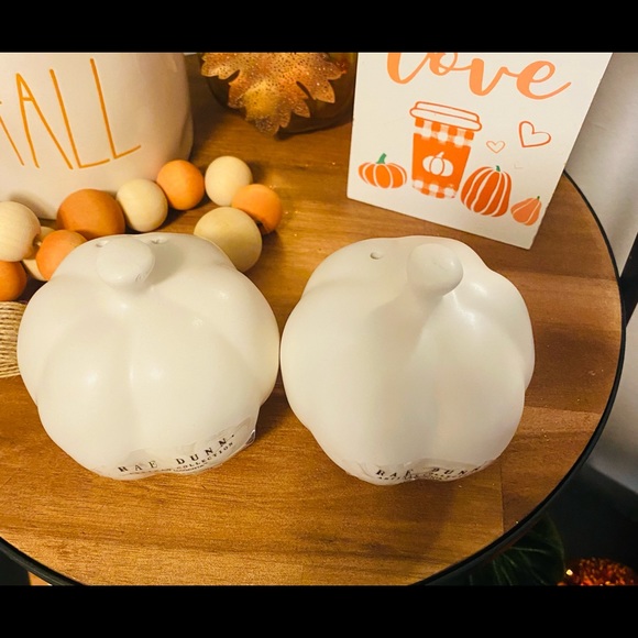 Rae Dunn Pumpkin Salt & Pepper New - Picture 4 of 7